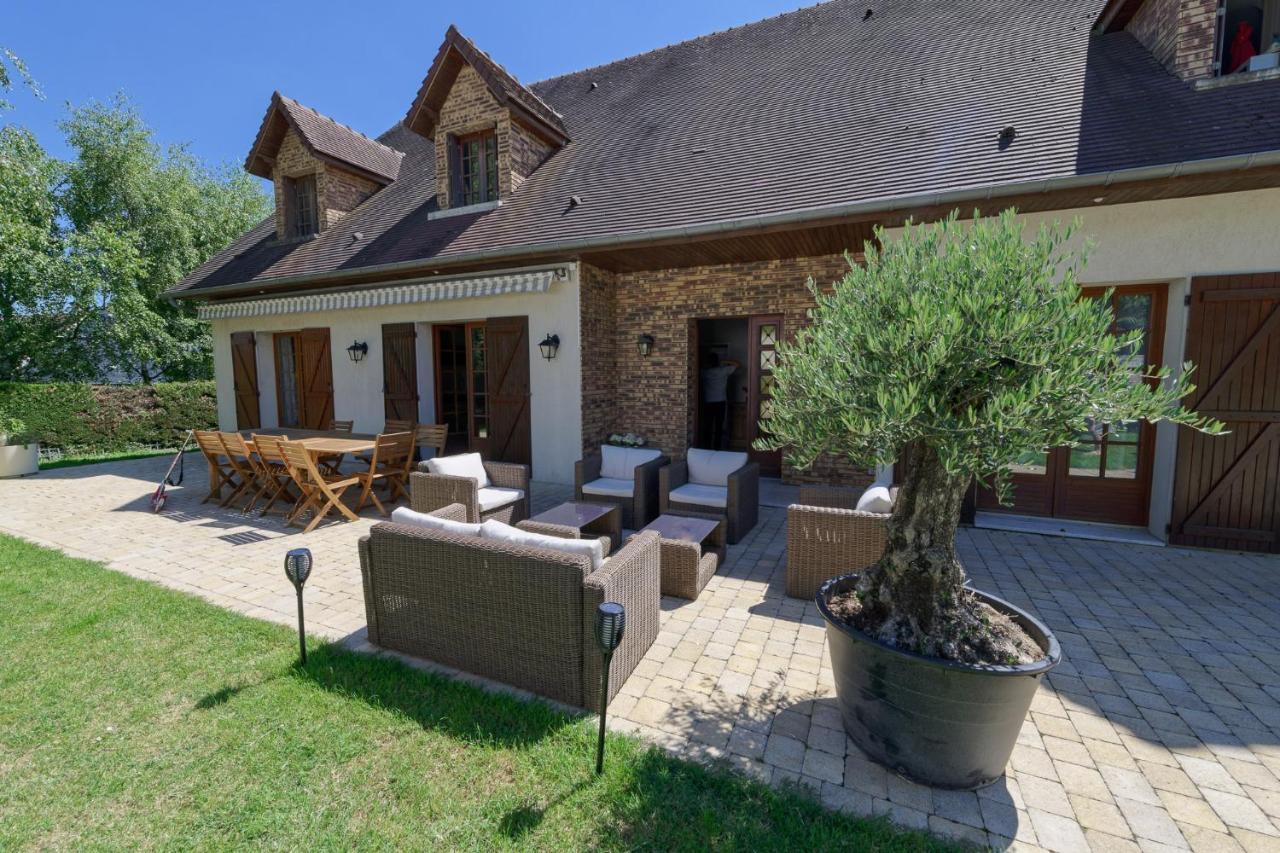 Le Clos Magedon Medan Exterior foto