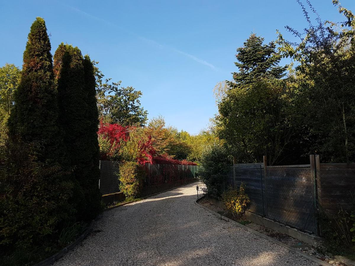 Le Clos Magedon Medan Exterior foto