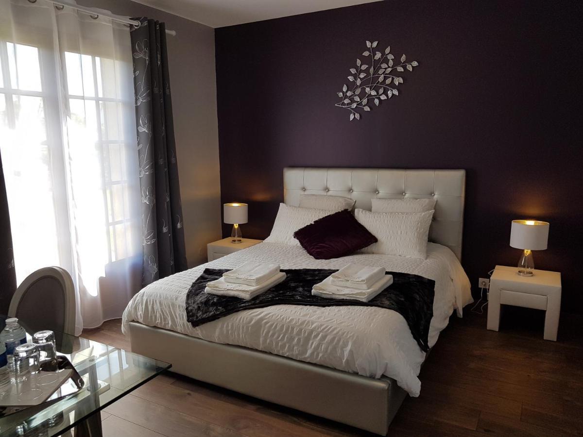 Le Clos Magedon Medan Exterior foto